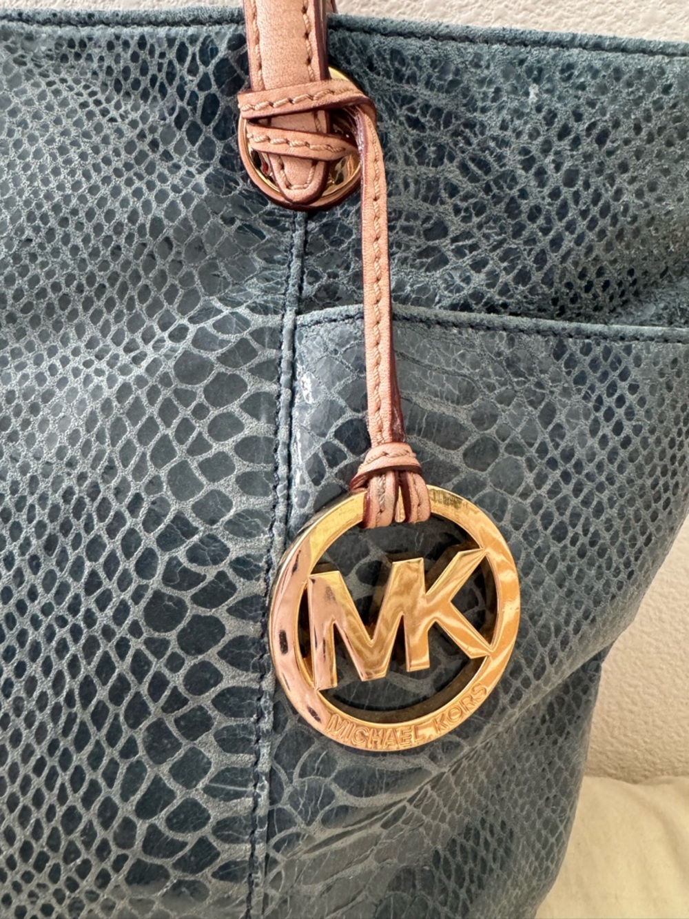 MICHAEL KORS Green Snake-skin Embossed Leather Shoulder Bag - Picture 3 of 14